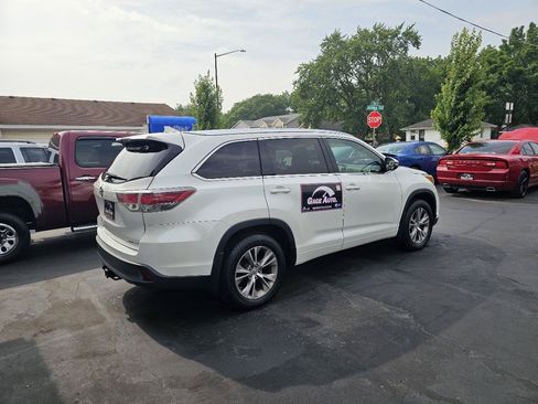 Used 2015 Toyota Highlander XLE AWD/4WD image 12