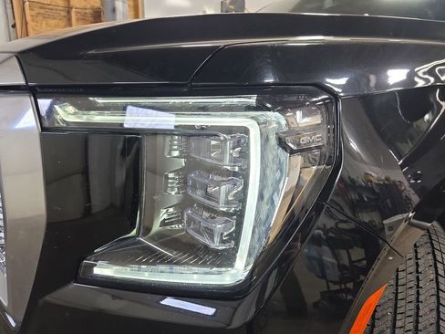 Used 2022 GMC Yukon XL Denali image 36