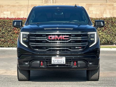 Certified 2025 GMC Sierra 1500 AT4 w/ AT4 Premium Package image 9