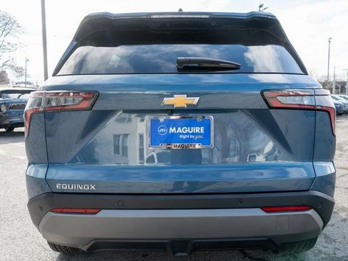 Used 2025 Chevrolet Equinox LT FWD image 7