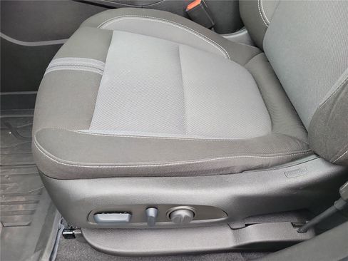 Used 2023 Chevrolet Blazer LT image 17