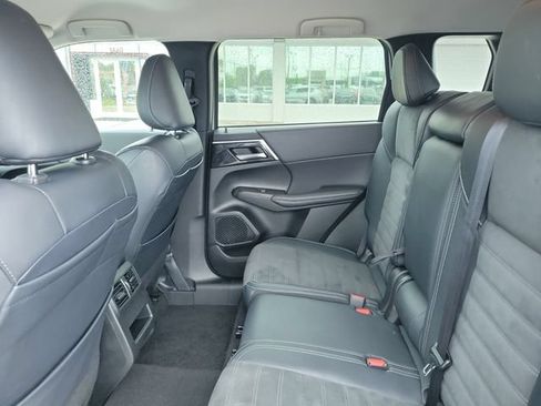 Used 2024 Mitsubishi Outlander SE FWD image 14