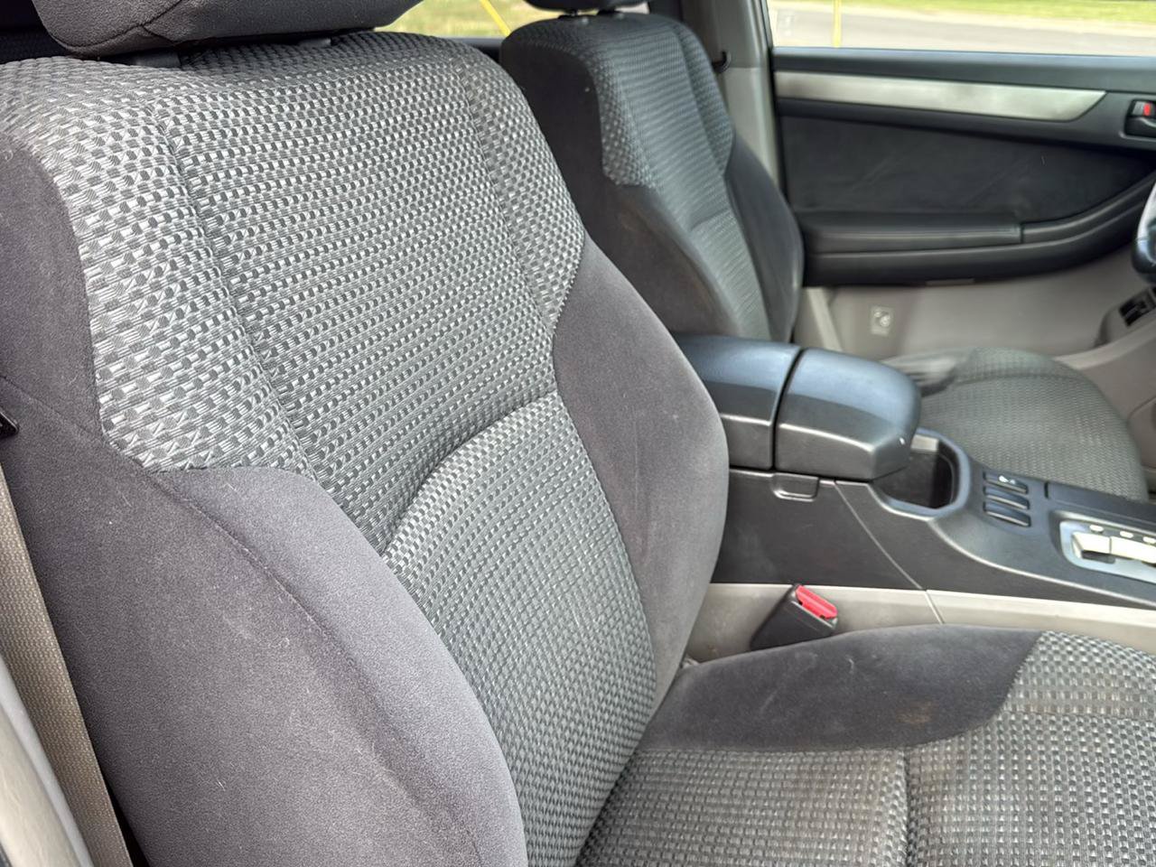 Used 2005 Toyota 4Runner SR5 AWD/4WD image 47