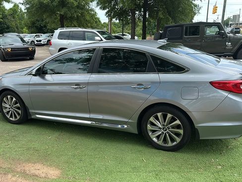 Used 2017 Hyundai Sonata Sport w/ Value Edition Package 02 FWD image 4