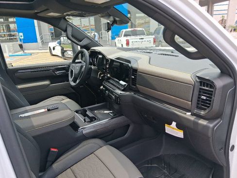 New 2026 Chevrolet Silverado 2500 ZR2 w/ LPO, Dark Essentials Package AWD/4WD image 11