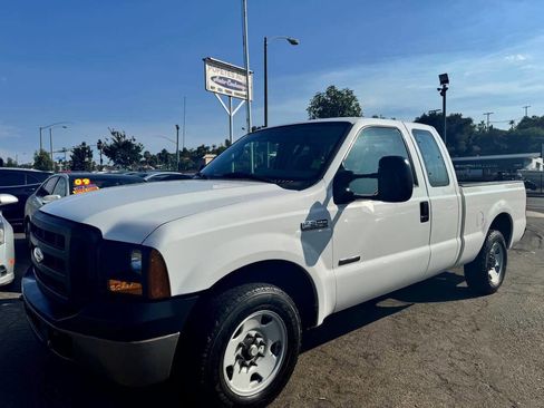 Used 2006 Ford F250 XL image 3