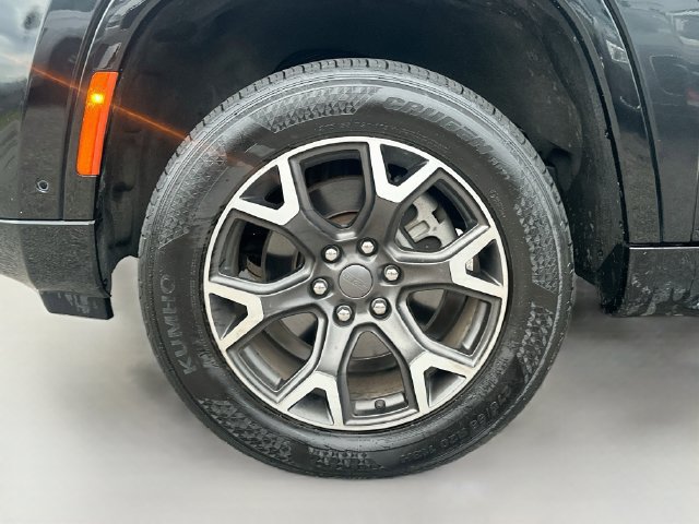 Used 2024 Jeep Wagoneer Series III AWD/4WD image 32