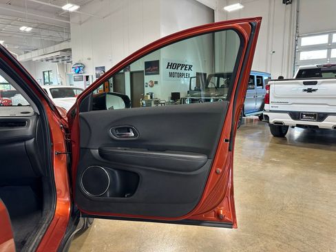 Used 2019 Honda HR-V EX image 36