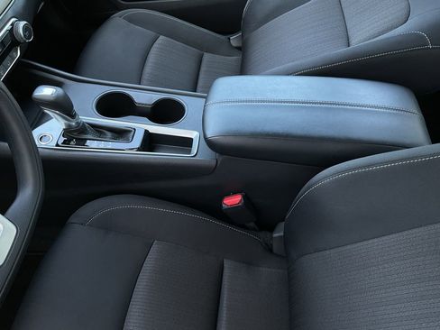 Used 2025 Nissan Altima 2.5 SV image 32