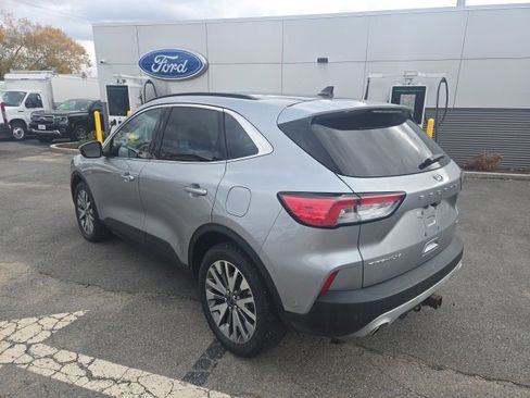 Used 2021 Ford Escape Titanium w/ Class II Trailer Tow Package image 9
