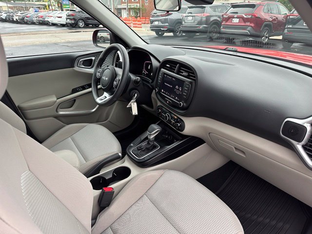 Used 2025 Kia Soul LX FWD image 25