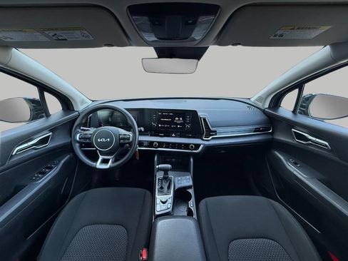 Certified 2025 Kia Sportage LX image 4