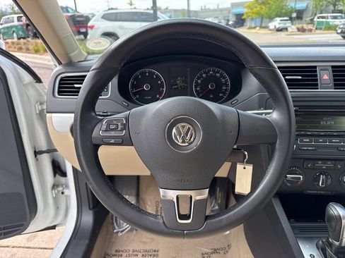 Used 2014 Volkswagen Jetta SE FWD image 14