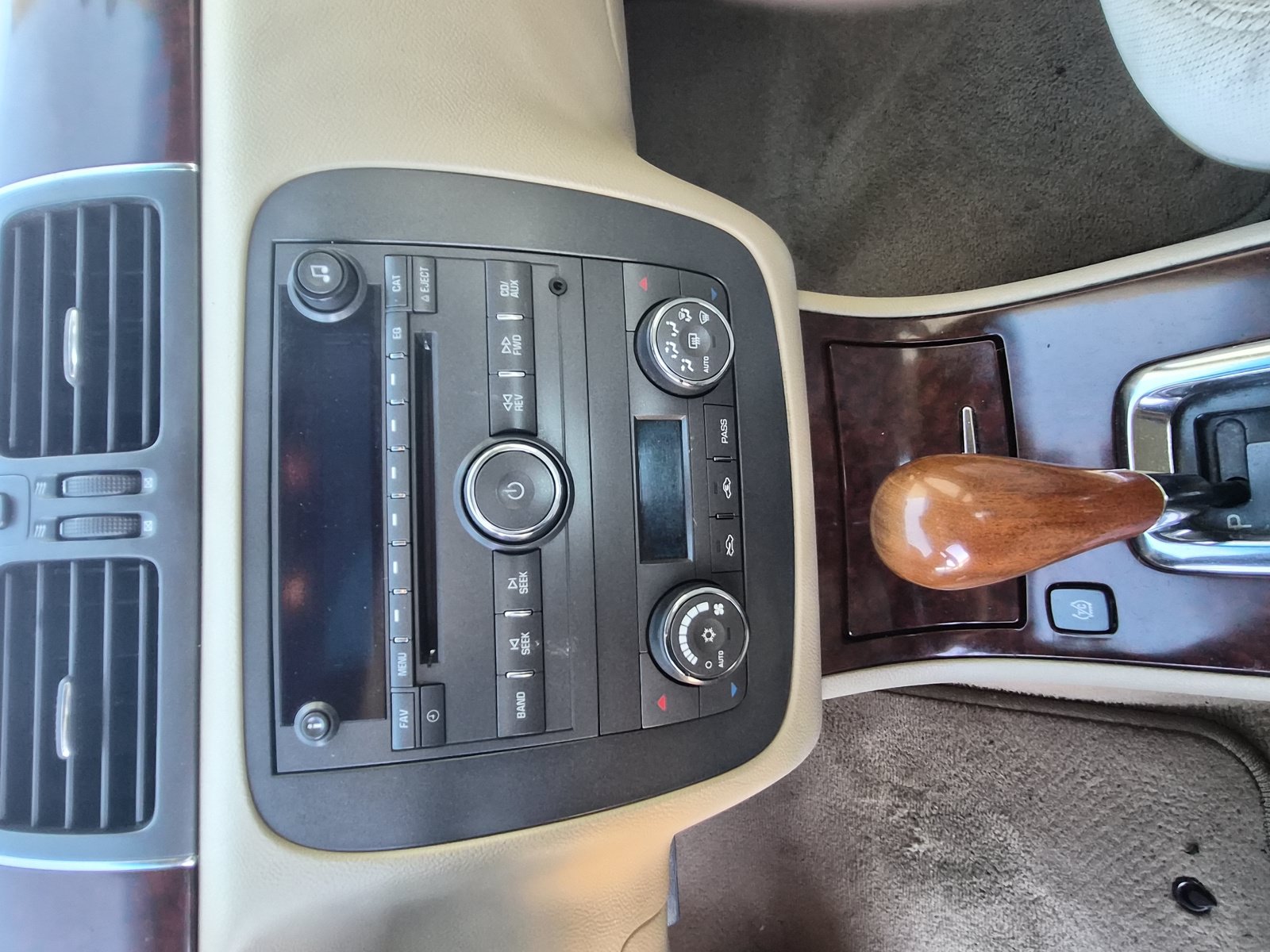 Used 2010 Buick Lucerne CX w/ CX Premium Appearance Package FWD image 11