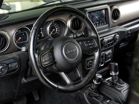 Used 2021 Jeep Wrangler Unlimited Sport image 4