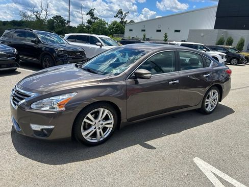 Used 2015 Nissan Altima 3.5 SL FWD image 3