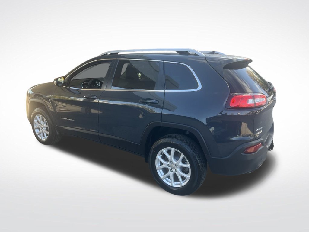 Used 2018 Jeep Cherokee Latitude Plus w/ Comfort/Convenience Group AWD/4WD image 49
