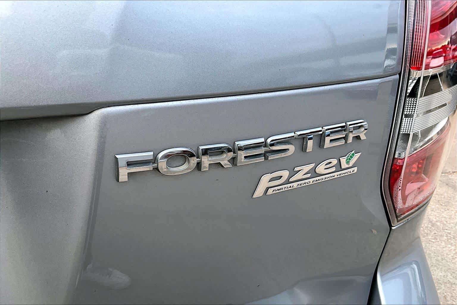 Used 2015 Subaru Forester 2.5i w/ Alloy Wheel Package AWD/4WD image 9