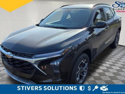 Used 2024 Chevrolet Trax LT FWD image 4
