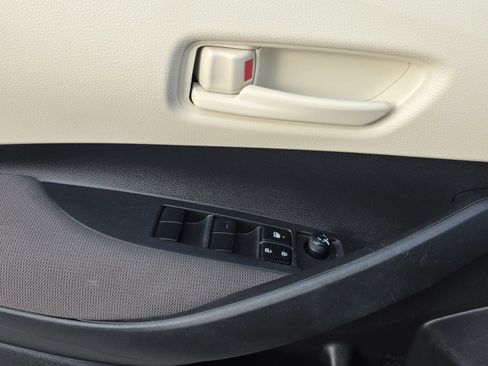 Used 2022 Toyota Corolla LE FWD image 24
