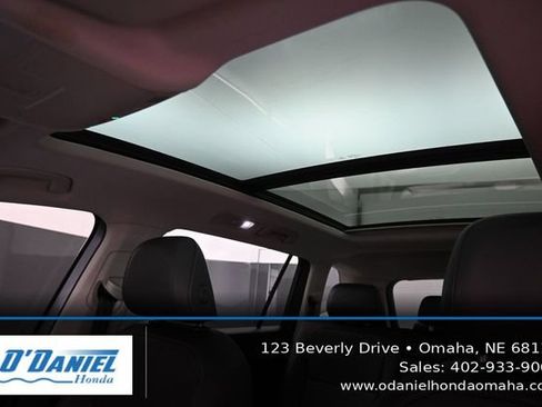 Used 2020 Volkswagen Tiguan SE w/ Panoramic Sunroof Package AWD/4WD image 34