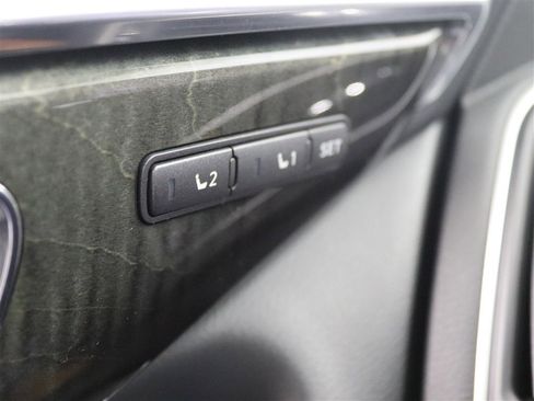 Used 2017 INFINITI Q60 3.0t w/ Premium Plus Package 3.0T image 36