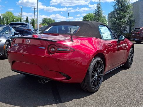 New 2026 MAZDA MX-5 Miata Club w/ Weather Package RWD image 7