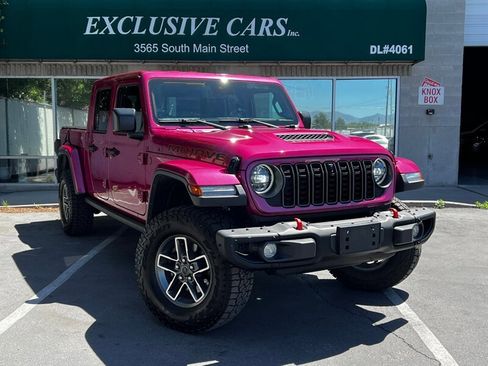 Used 2024 Jeep Gladiator Mojave AWD/4WD image 1