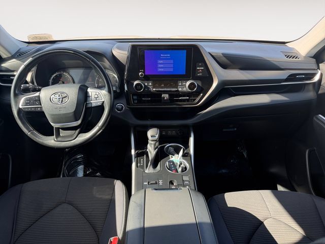 Certified 2023 Toyota Highlander LE FWD image 10