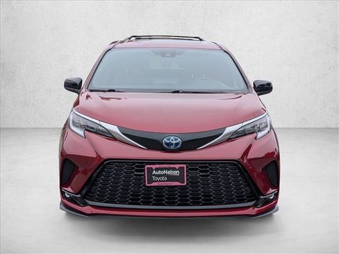 Certified 2022 Toyota Sienna XSE w/ XSE Plus Package FWD image 2