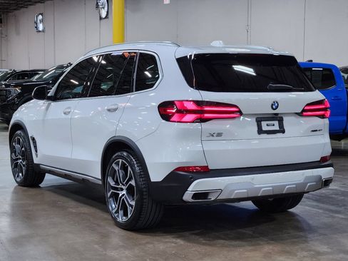 Used 2024 BMW X5 sDrive40i w/ Parking Assistance Package RWD image 10