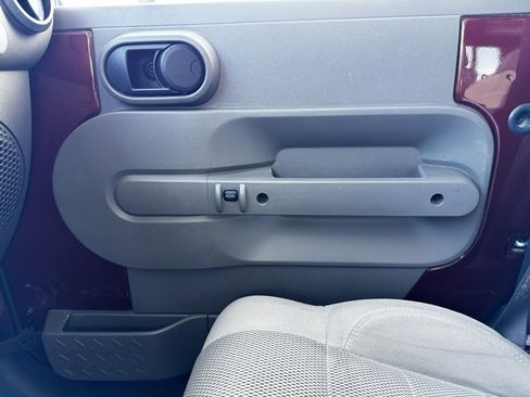 Used 2007 Jeep Wrangler Unlimited Sahara w/ Trailer Tow Group image 16