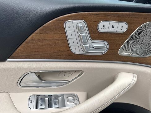 Used 2022 Mercedes-Benz GLS 450 4MATIC image 21