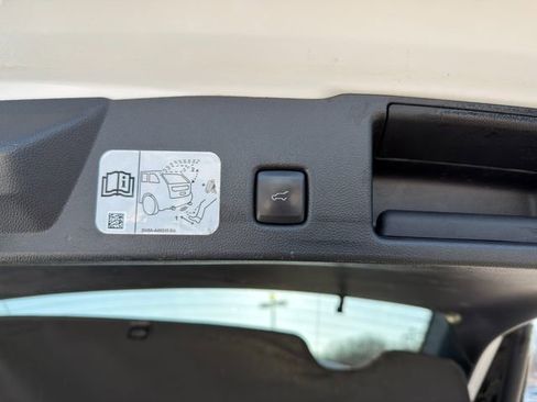 Used 2020 Ford Escape Titanium image 48