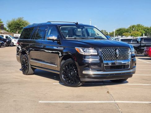 Used 2024 Lincoln Navigator L Black Label AWD/4WD image 2