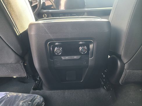 New 2026 Chevrolet Suburban LS image 16