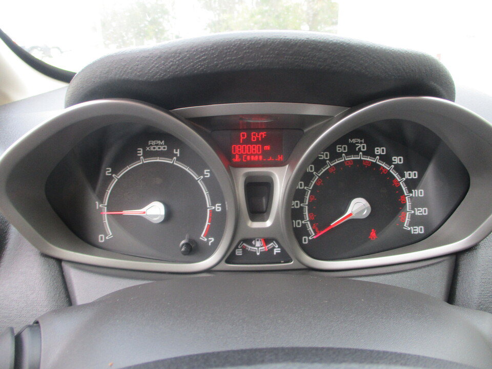 Used 2013 Ford Fiesta SE FWD image 26