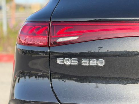 Used 2023 Mercedes-Benz EQS 580 4MATIC SUV image 11