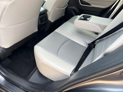 Used 2020 Toyota RAV4 XLE Premium image 6