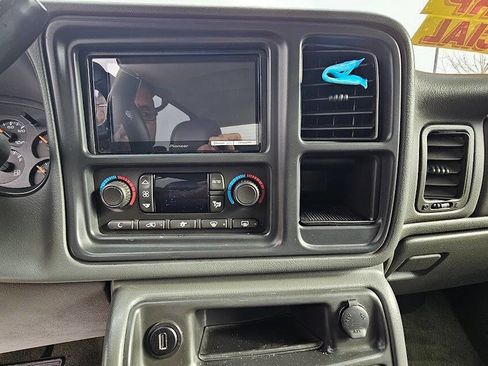 Used 2004 Chevrolet Silverado 2500 LT w/ Skid Plate Package image 27