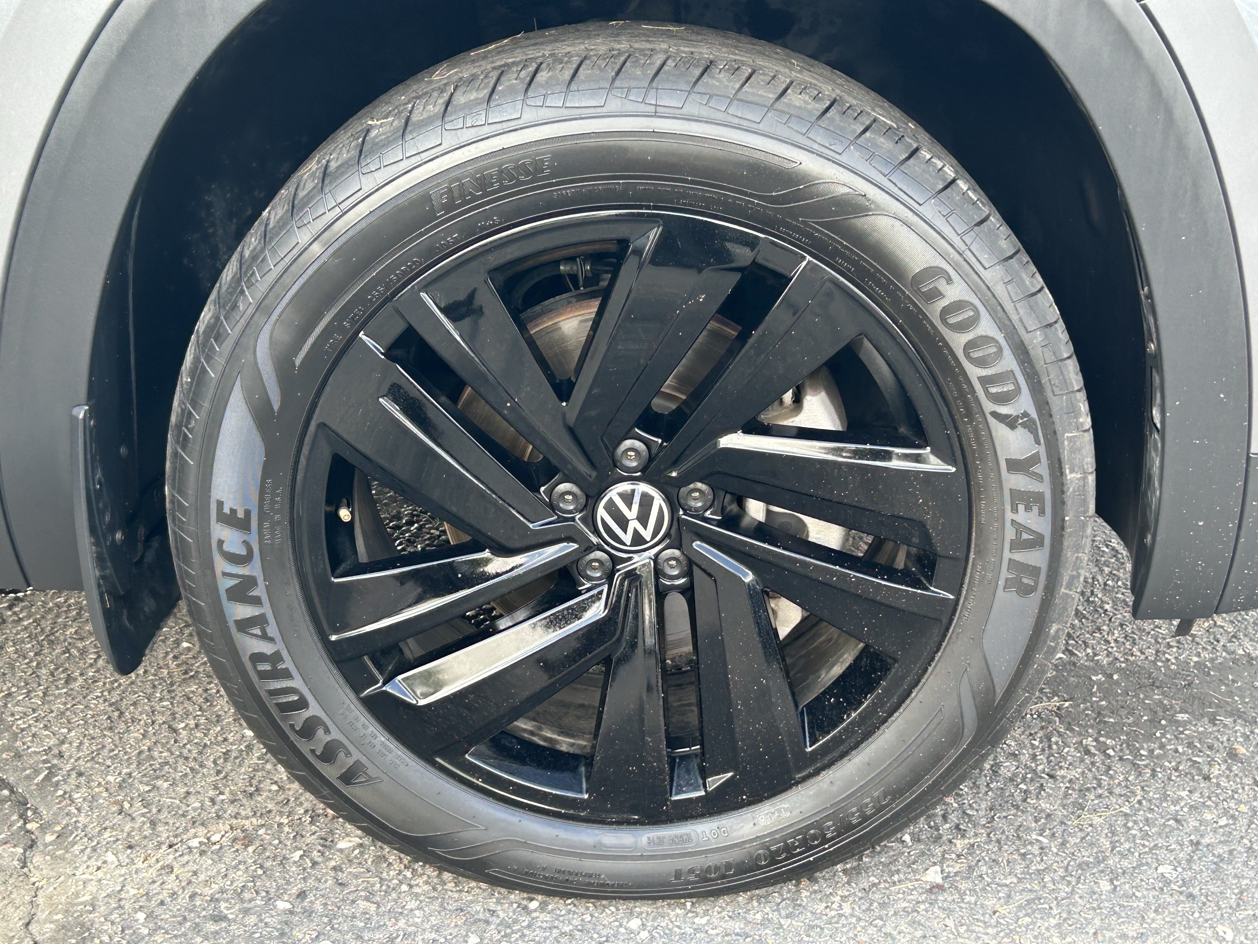 Used 2023 Volkswagen Atlas SE w/ Panoramic Sunroof Package AWD/4WD image 7