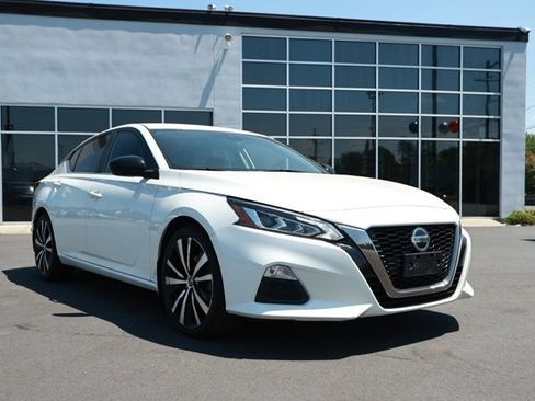 Used 2020 Nissan Altima 2.5 SR FWD image 3