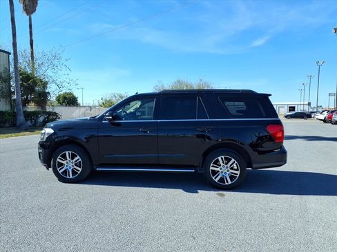Used 2023 Ford Expedition XLT image 5