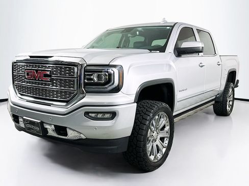Used 2018 GMC Sierra 1500 Denali w/ Denali Ultimate Package AWD/4WD image 1