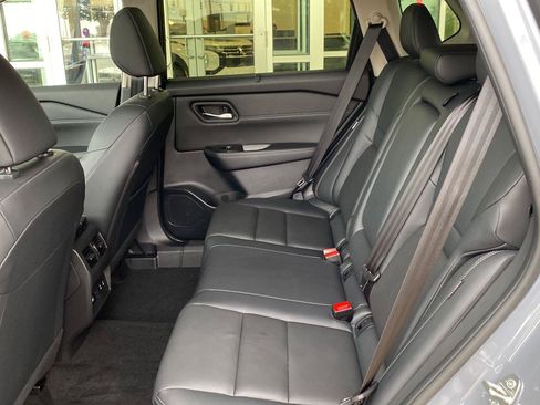 Certified 2025 Nissan Rogue SL w/ SL Premium Package AWD/4WD image 20