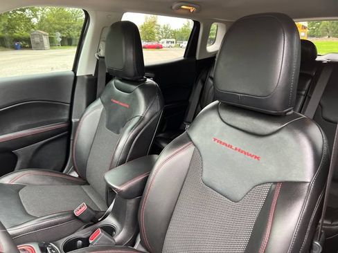 Used 2019 Jeep Compass Trailhawk AWD/4WD image 17
