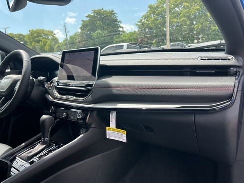 New 2025 Jeep Compass Trailhawk w/ Trailhawk Elite Group image 24