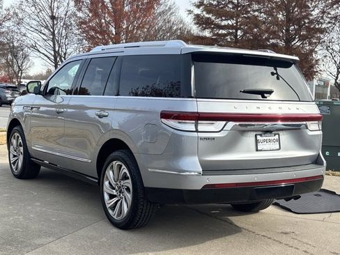 Used 2022 Lincoln Navigator Reserve image 10