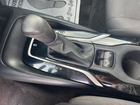Used 2020 Toyota Corolla LE FWD image 11
