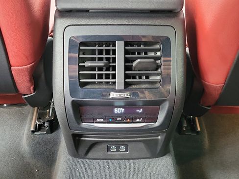 Certified 2025 BMW X4 xDrive30i w/ Premium Package AWD/4WD image 16